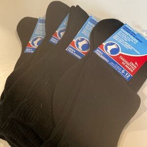 NWT 4 Pairs Men’s Black Diabetic Comfort Crew Socks